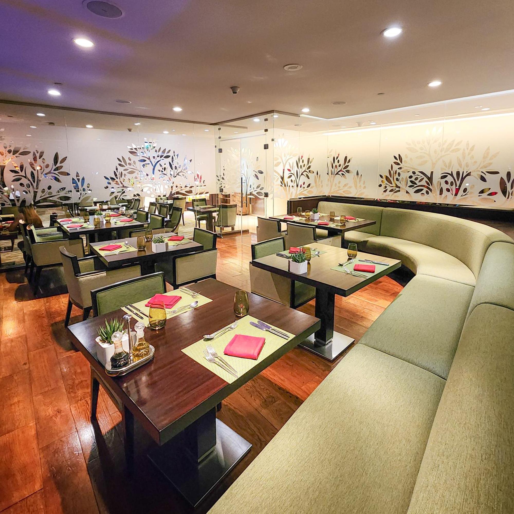 Hotel Centre Rotana 5*