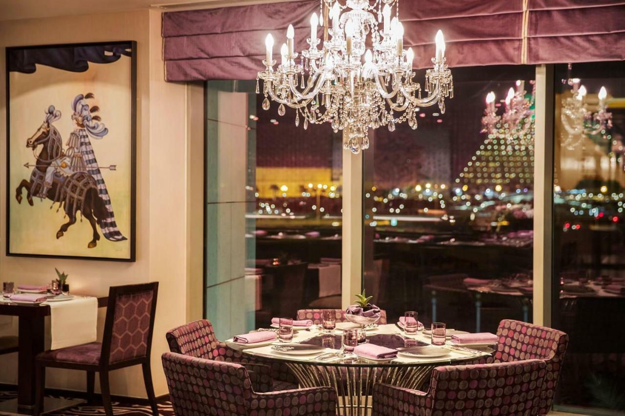Hotel Centre Rotana